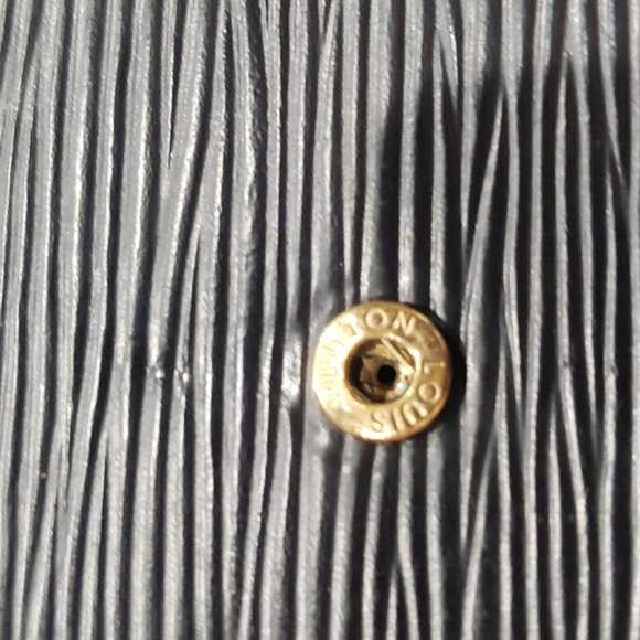 FINAL SALE Louis Vuitton epi wallet - Picture 8 of 11